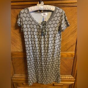Stretch night shirt Med. NWT. Sleepwear nightgown.  Size Medium.